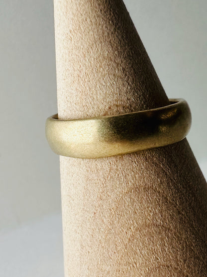 Organic Round Ring Band