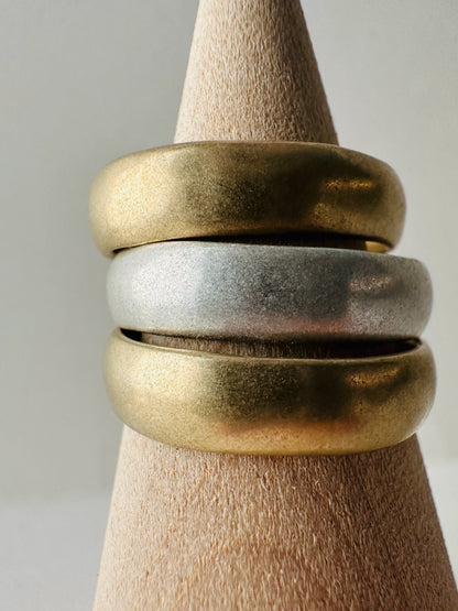 Organic Round Ring Band
