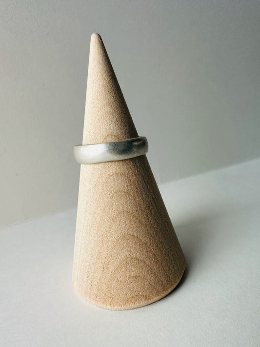 Organic Round Ring Band