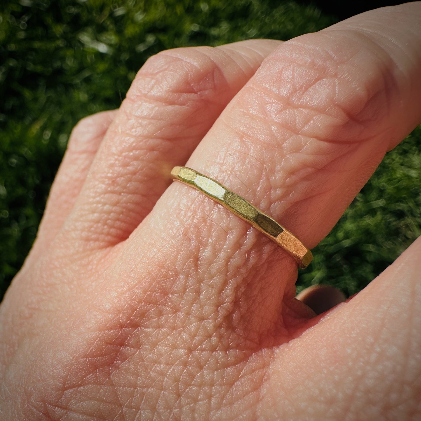 Featherweight Geometric Ring