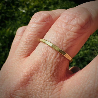 Featherweight Geometric Ring