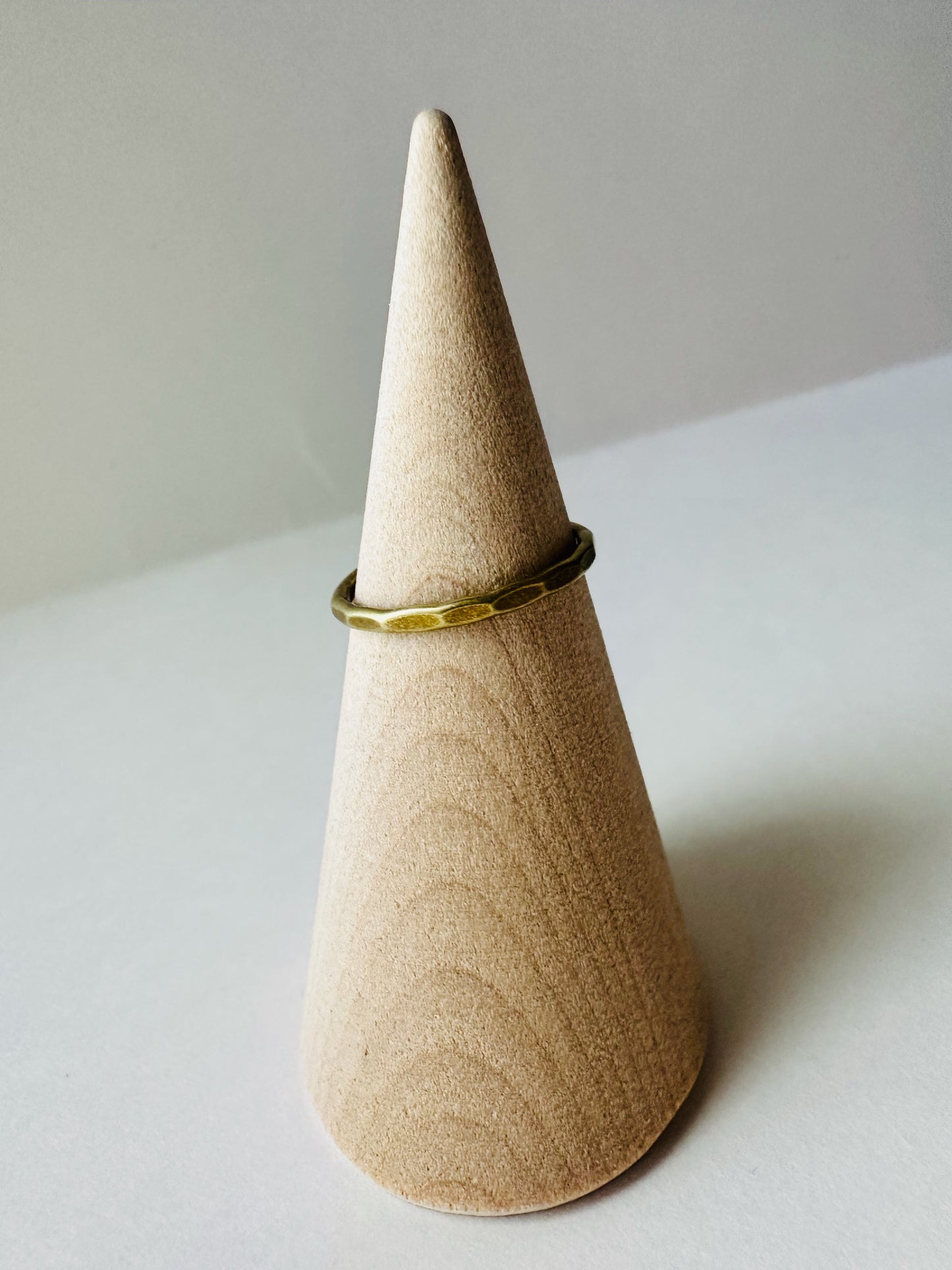 Featherweight Geometric Ring