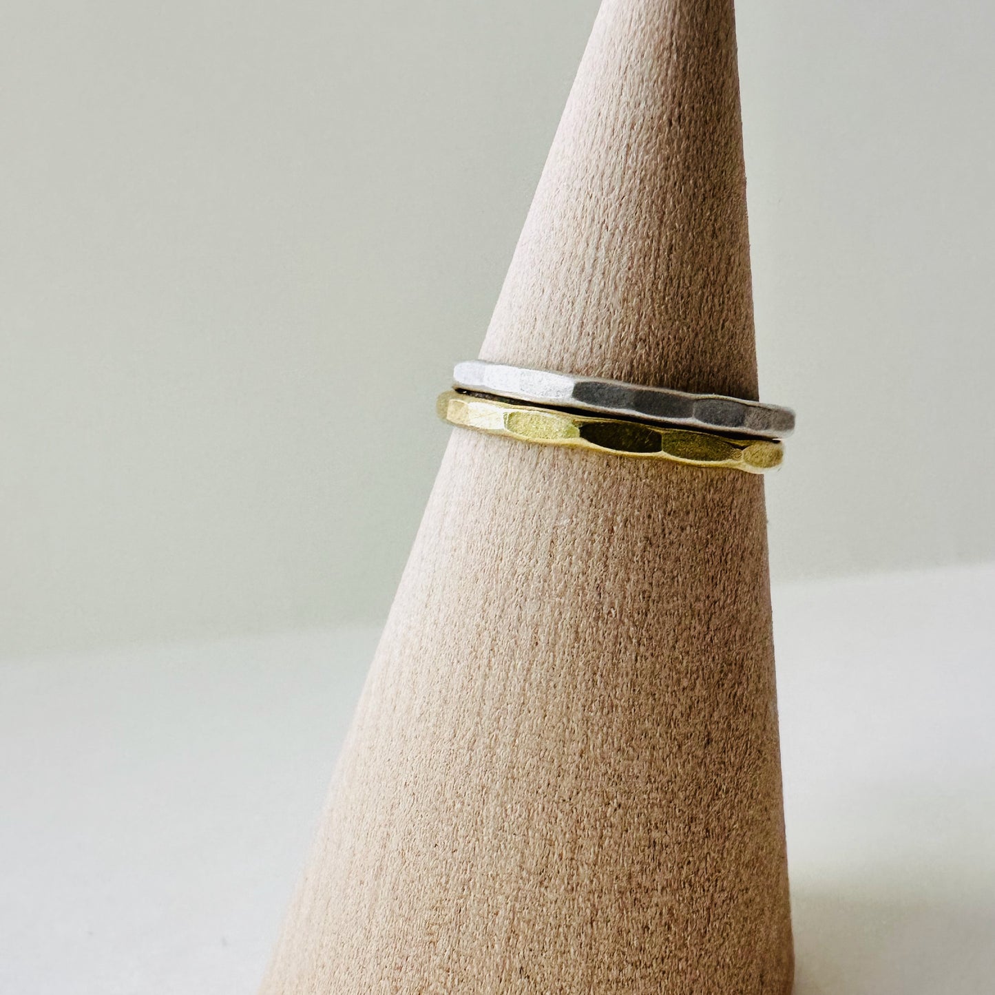 Featherweight Geometric Ring