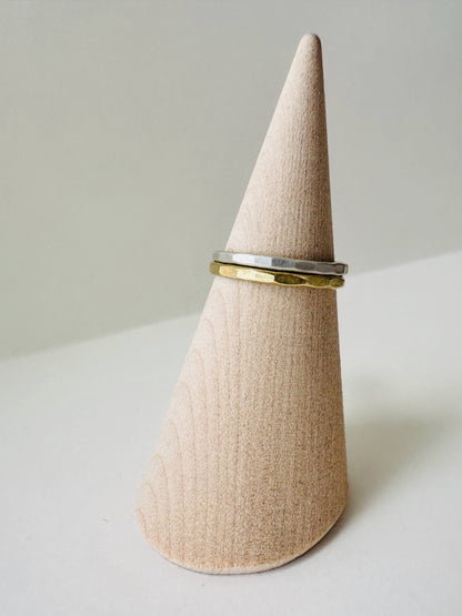Featherweight Geometric Ring